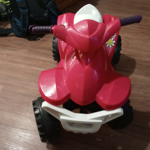 Power Wheels 4 wheeler - Picture 2 of 3